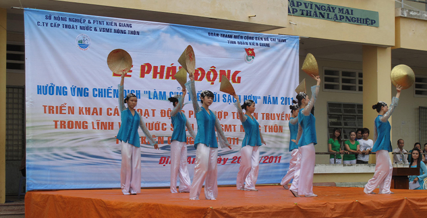 (2011) - Lễ phát động Hưởng ứng chiến dịch "Làm cho thế giới sạch hơn" tại Định An